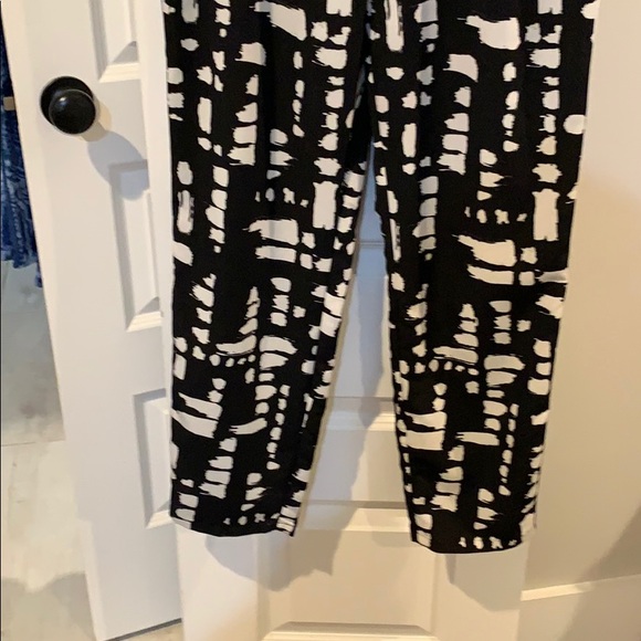 NWOT Halston jumpsuit zip up back, size medium. - Picture 3 of 3